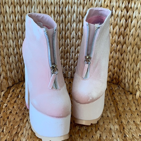 NIB ✨💕Baby Pink 💕✨Velvet Nightmare Platforms - Picture 6 of 8